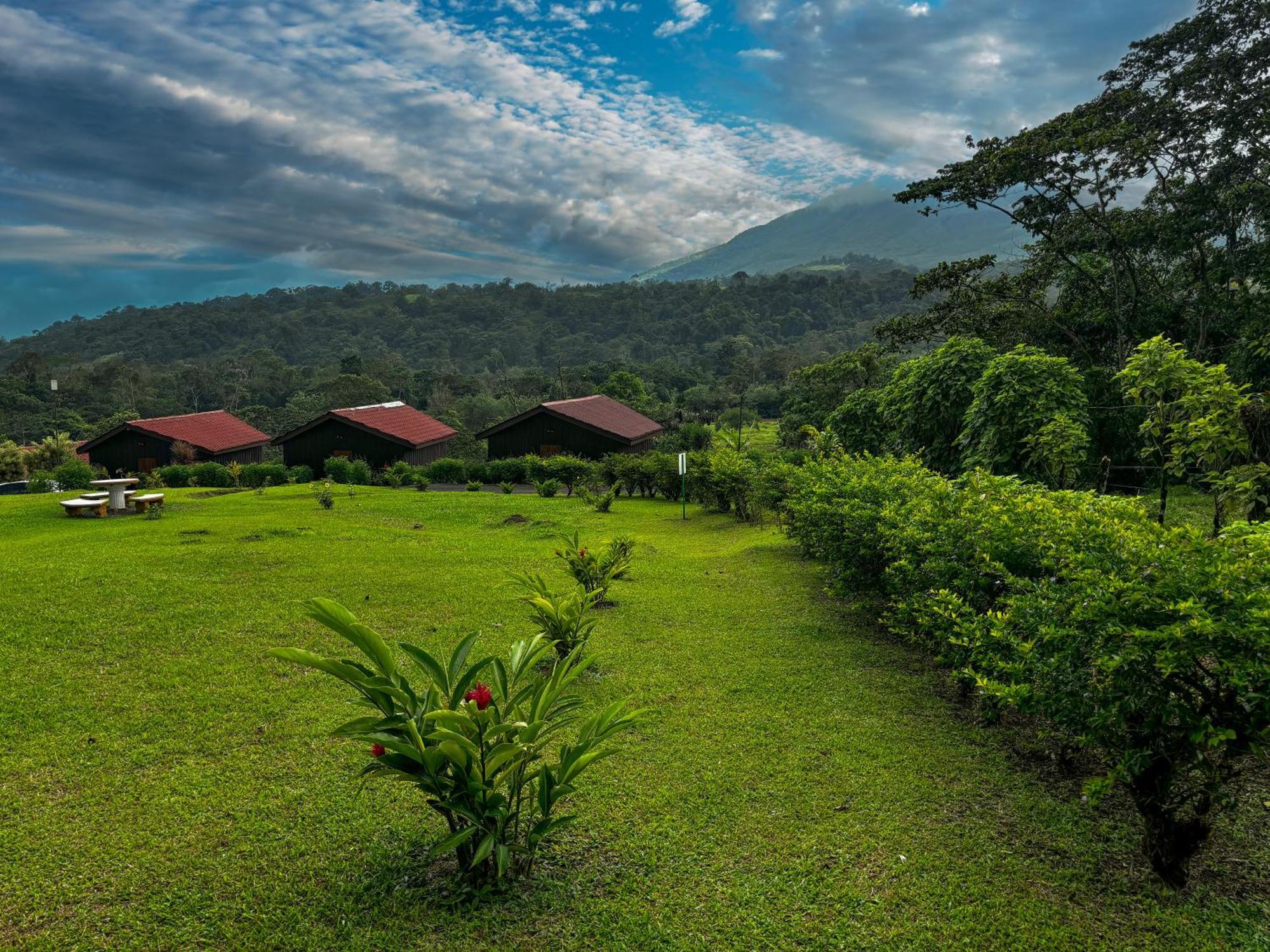 Arenal Roca Lodge & Bungalows La Fortuna Ngoại thất bức ảnh